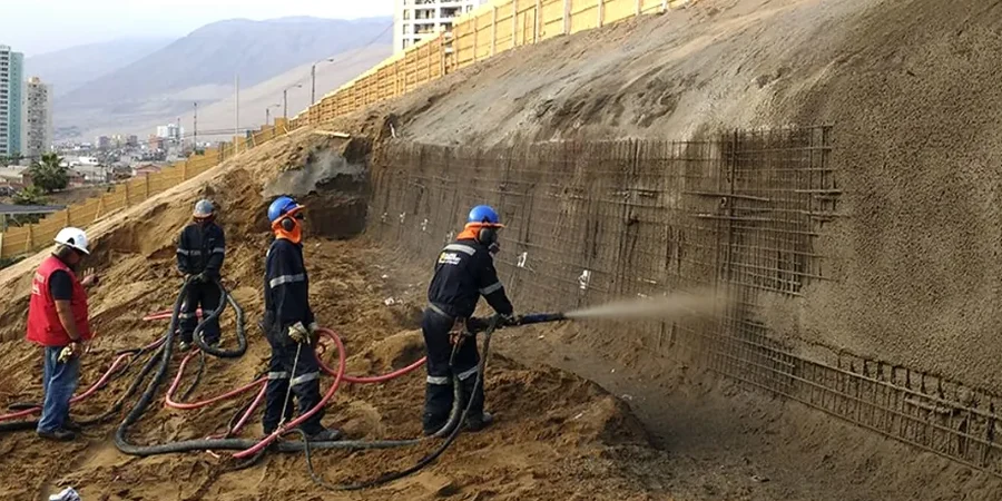 Estabilidad de Taludes en Iquique: Análisis Geotécnico para Terrenos Complejos